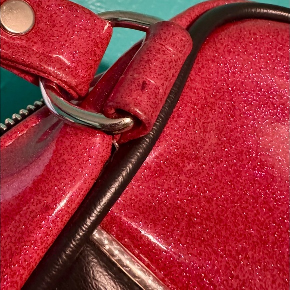 Trophy Queen pink & black Roadster purse - Picture 5 of 6